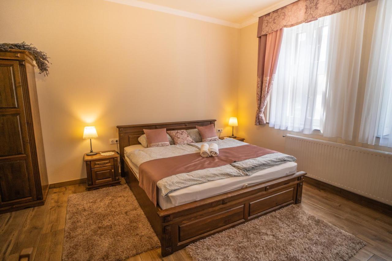 Toscana Apartman ギュラ エクステリア 写真