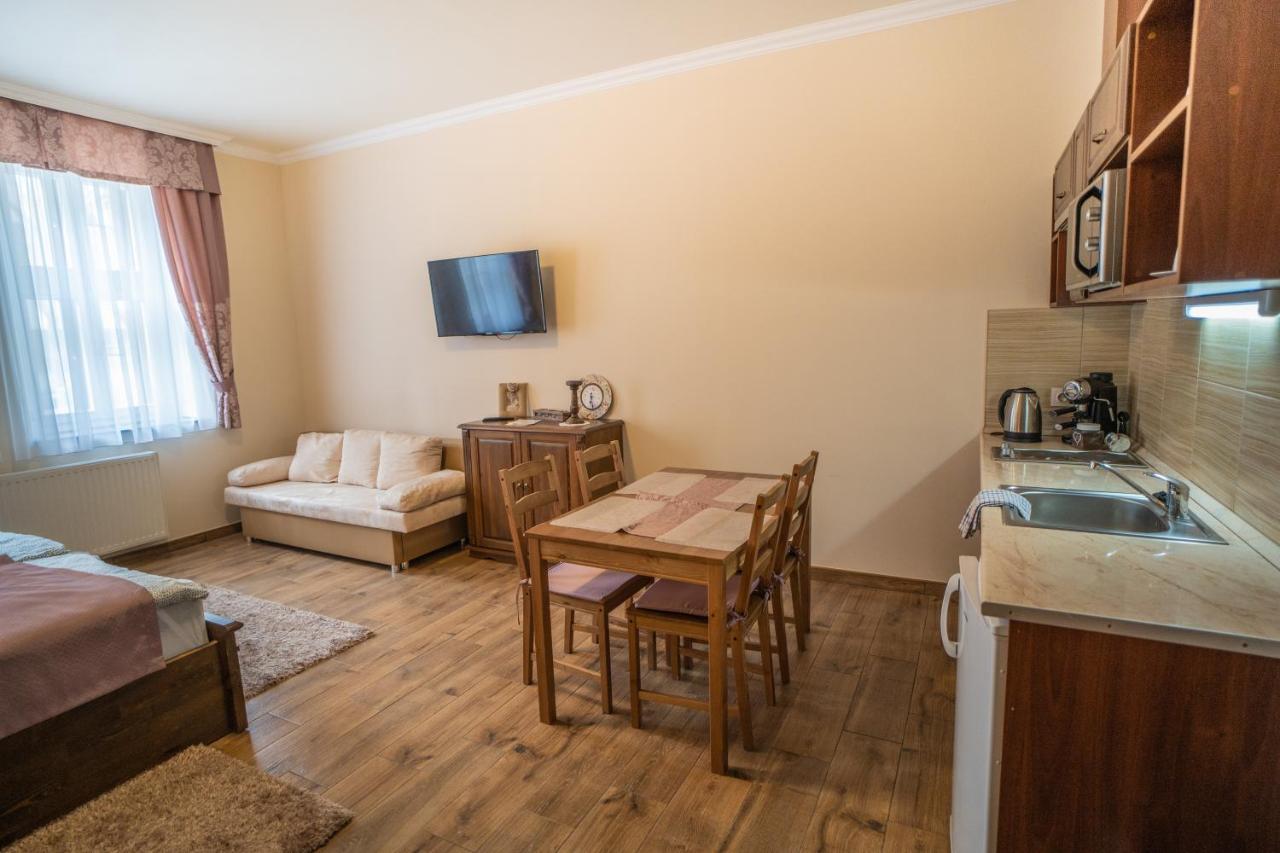 Toscana Apartman ギュラ エクステリア 写真
